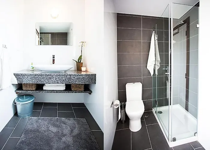 Semesterbostad Amazing Modern House On The Sea! Ferrel (Leiria)