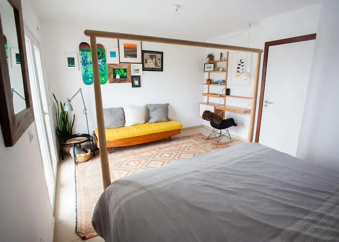 Amazing Modern House On The Sea! *